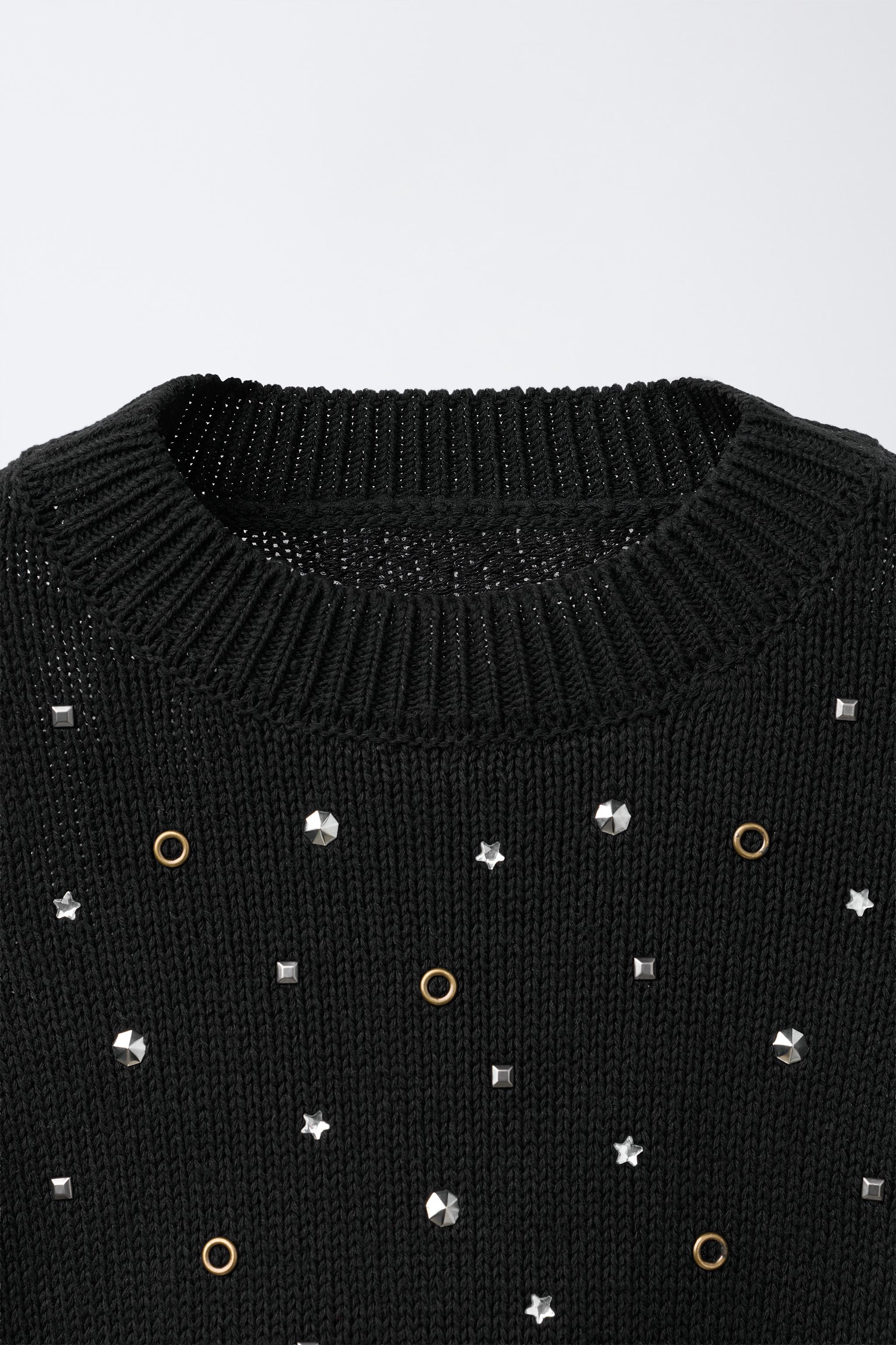 PULL EN MAILLE AVEC CUT OUT ET STRASS